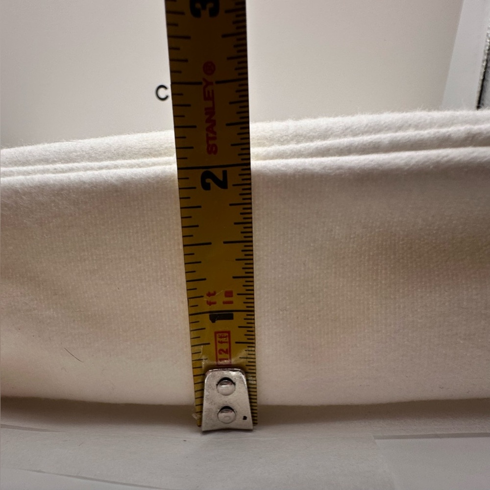 CHANEL GWP White Felt Makeup Pouch - Picture 11 of 12
